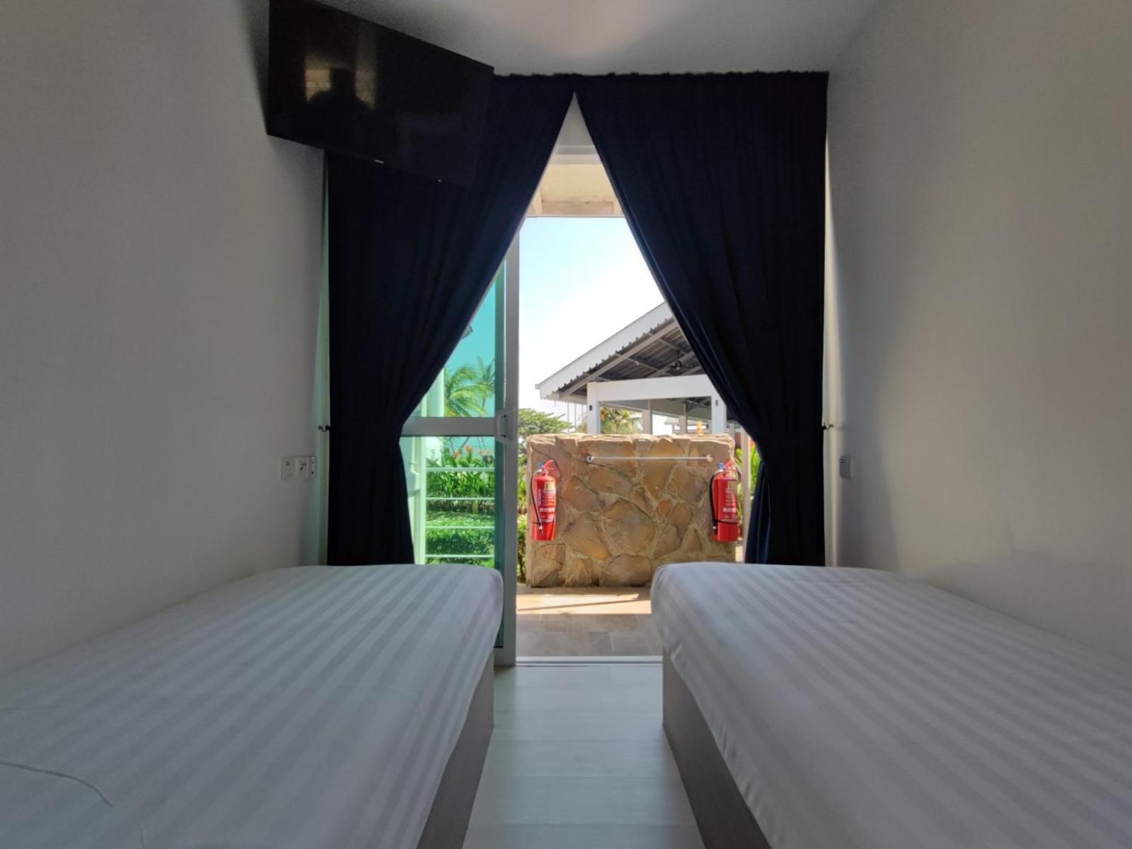 Solesor Kampong Beach Resort Port Dickson Eksteriør bilde