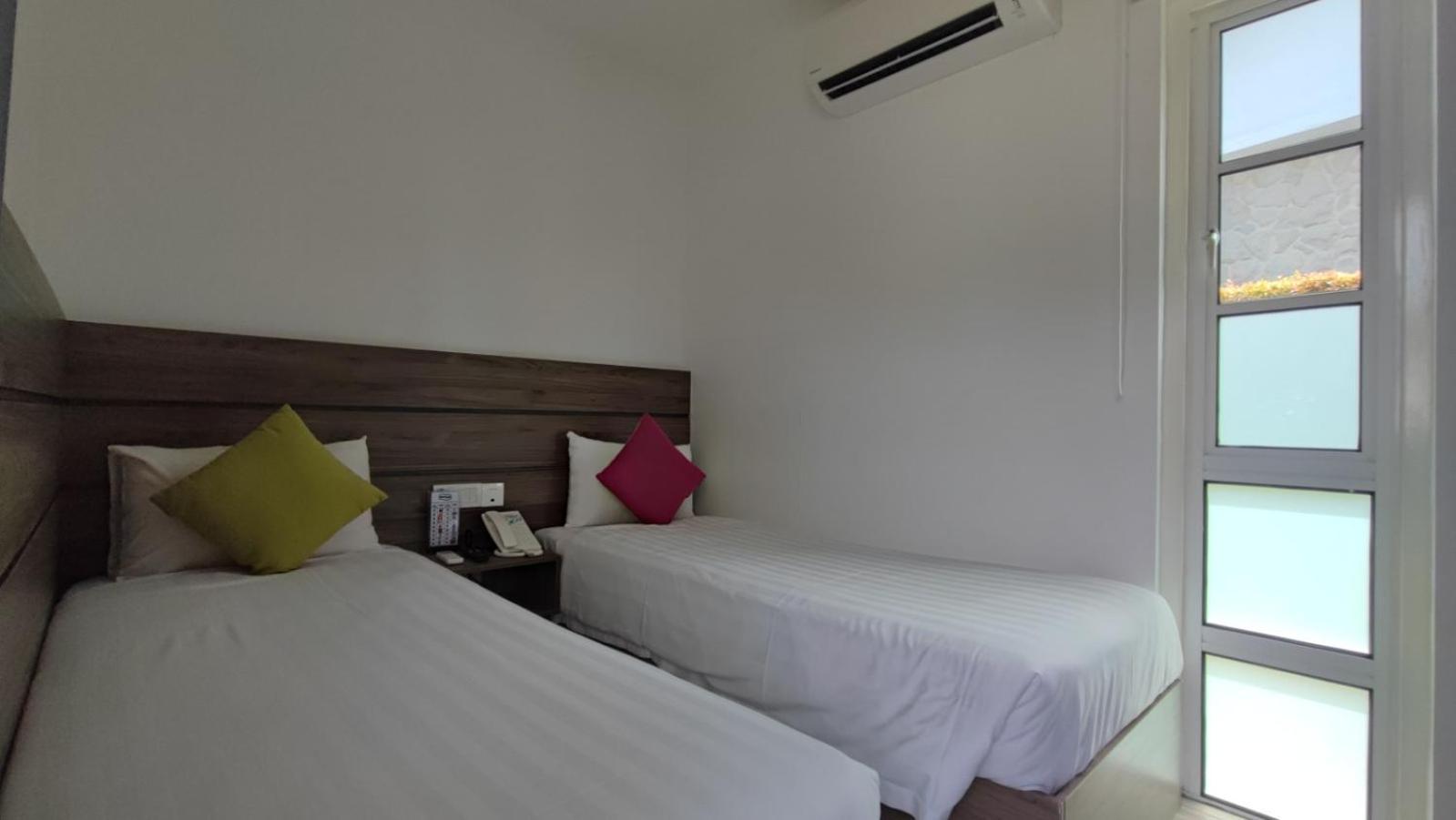 Solesor Kampong Beach Resort Port Dickson Eksteriør bilde