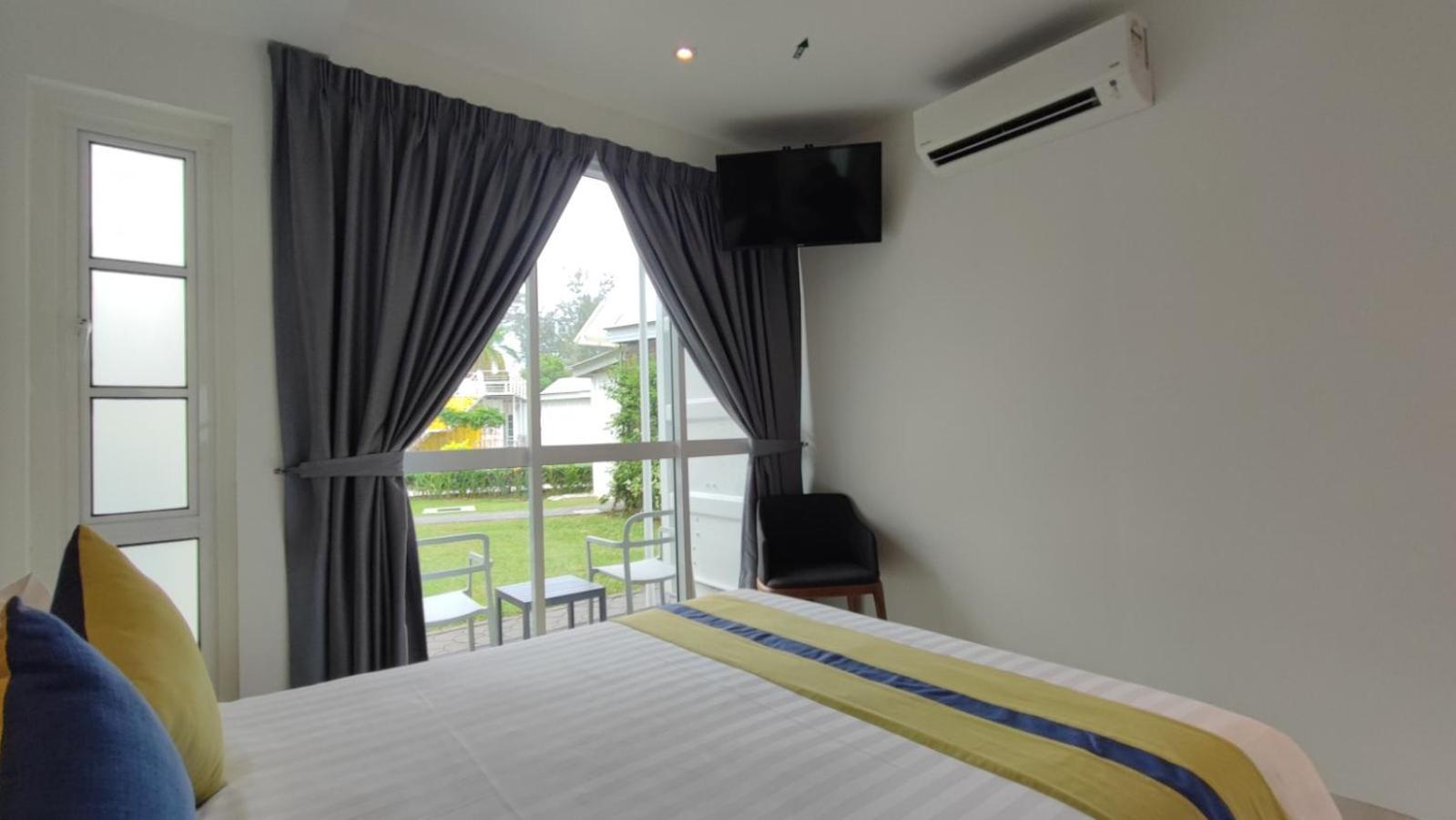 Solesor Kampong Beach Resort Port Dickson Eksteriør bilde